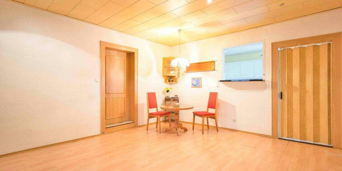 Doppelhaushälfte Züssow - 7 Zimmer, 183 m&sup2;, 195.000&euro; | Angebot:26043484