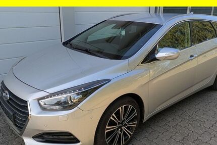 Hyundai i40 174.331 km 12.450 &euro; Lübeck 23556