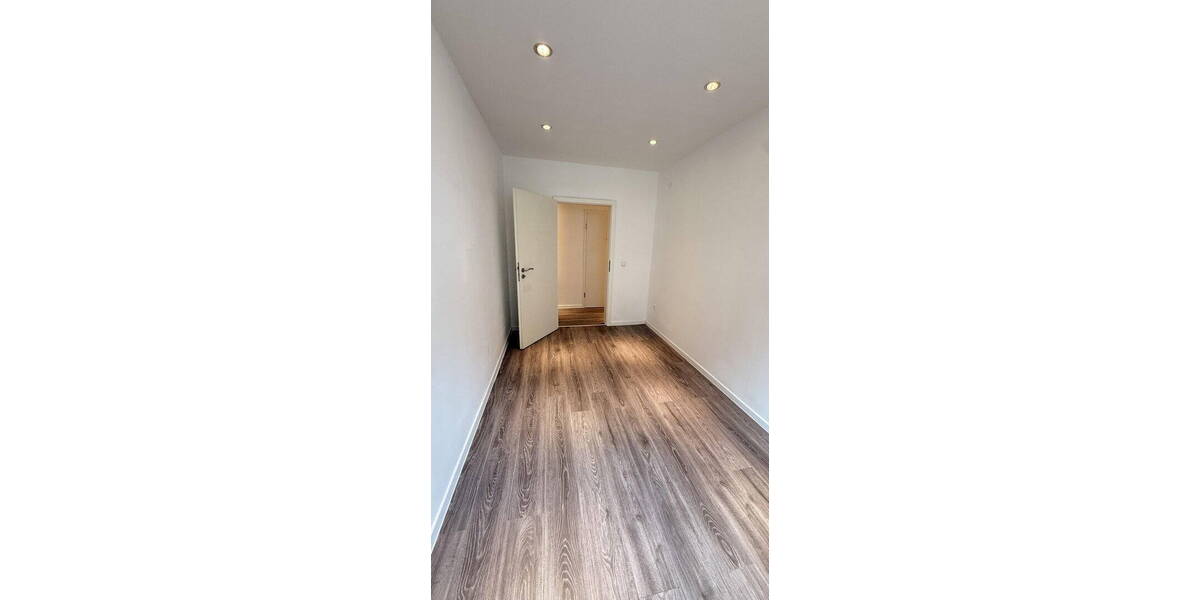 Etagenwohnung Frankenthal - 5 Zimmer, 100 m&sup2;, 1.280&euro; | Angebot:26789349