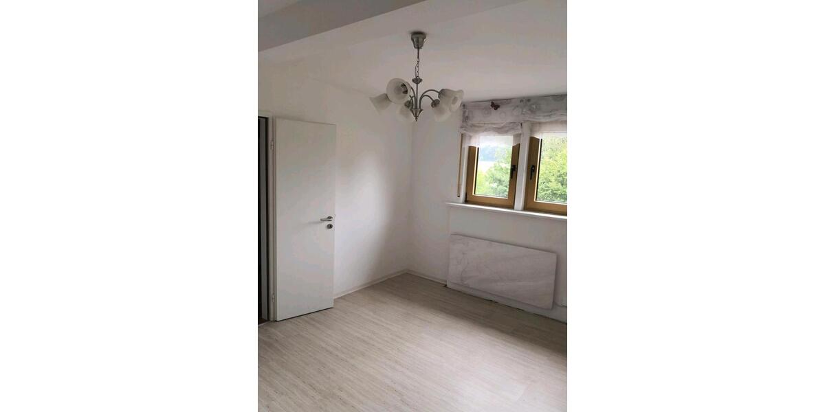 Etagenwohnung Sulzbach-Rosenberg Rosenberg - 6 Zimmer, 123 m&sup2;, 130.000&euro; | Angebot:27246840