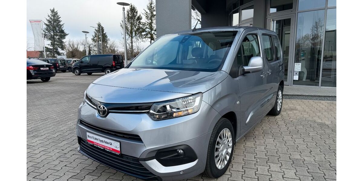 Toyota Proace City 36.540 km 19.399 &euro; Königsbrunn / Augsburg 86343