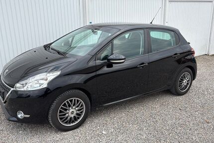 Peugeot 208 133.000 km 2.090 &euro; Dürrlauingen / Ortsteil Mindelaltheim 89350