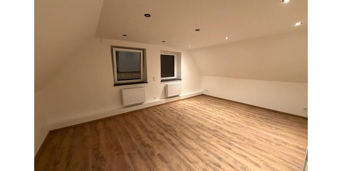 Schönes Haus frisch saniert - Erstbezug 4 zimmer