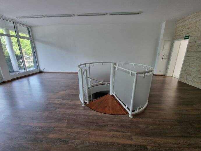 Ladenlokal - eingelaufener Standort - jetzt mieten! Direkt an der B96 zimmer