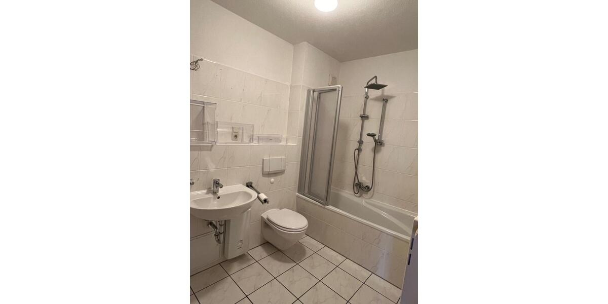 2 Raum WHG - Mythenstadt Thale- Einbauküche- Balkon- Stellplatz 2 zimmer