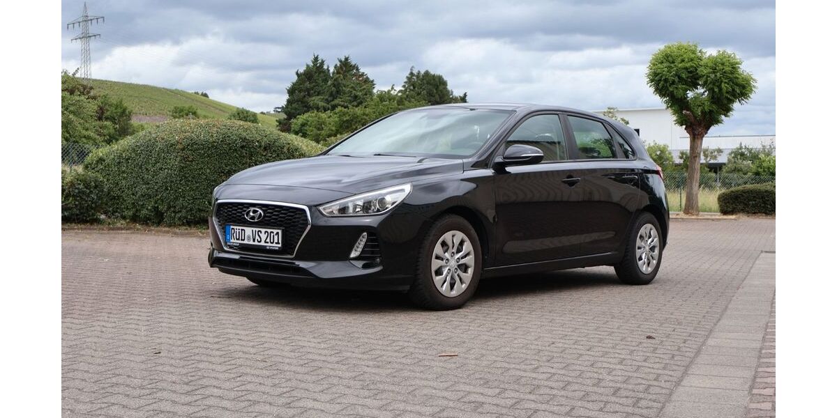 Hyundai i30 94.000 km 9.800 &euro; Geisenheim 65366