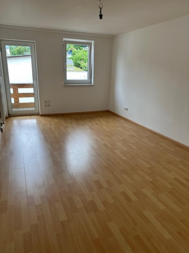 Großzügiges Haus mit Garten und Balkon