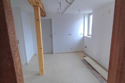 Den Frühling in neuer Wohnung mit Garten genießen 3 zimmer