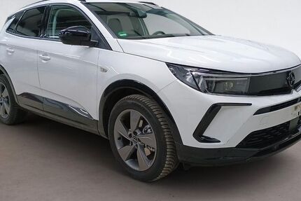 Opel Grandland (X) 2.700 km 25.500 &euro; Großenlüder-Müs 36137