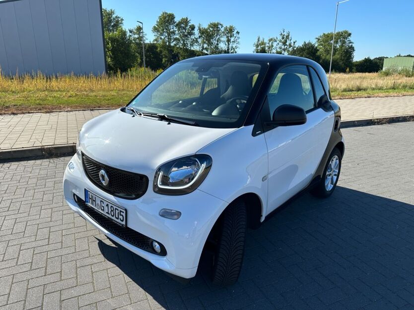 Smart ForTwo 55.234 km 10.700 € Hamburg 22763