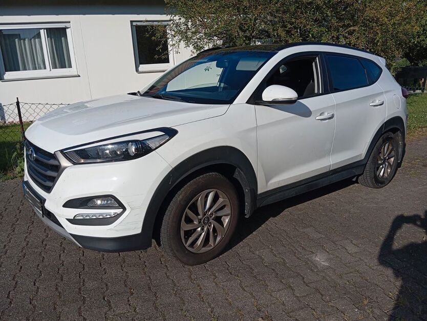Hyundai TUCSON 91.000 km 13.590 € Dettingen 72581