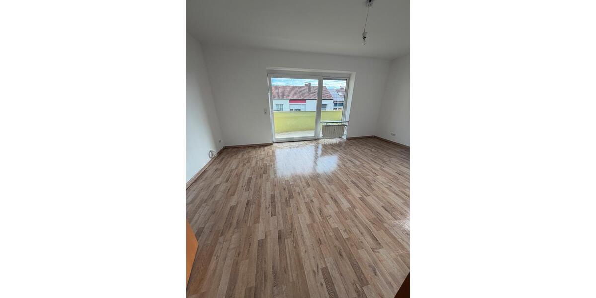Etagenwohnung Feuchtwangen - 3 Zimmer, 74 m&sup2;, 700&euro; | Angebot:26649487