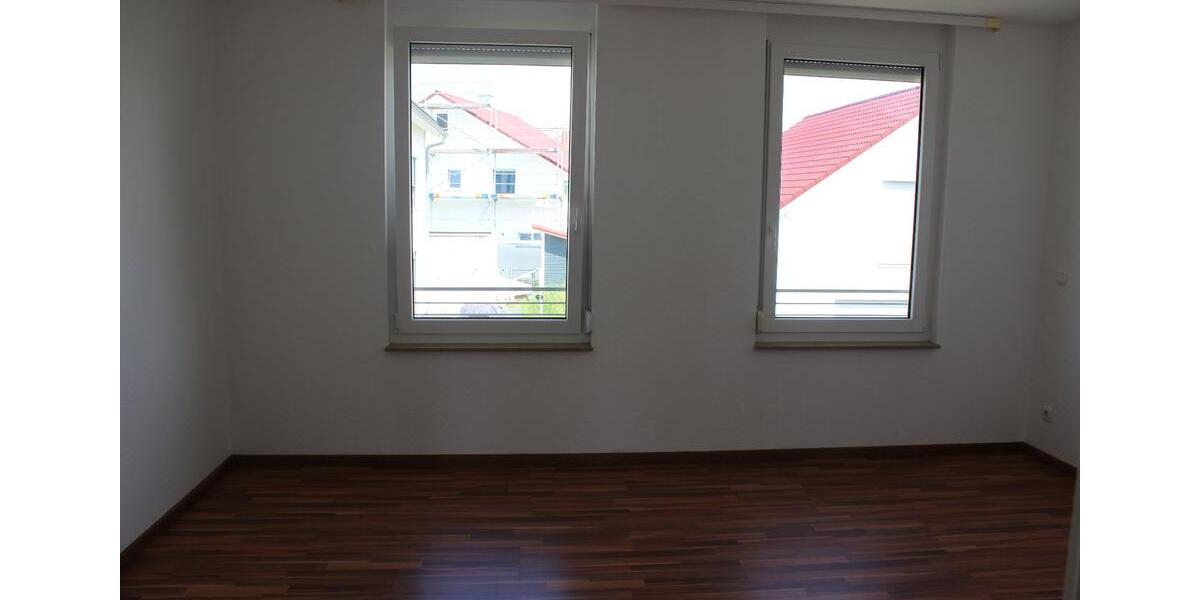 Reihenhaus Sindelfingen Darmsheim - 5.5 Zimmer, 136 m&sup2;, 2.400&euro; | Angebot:26313388