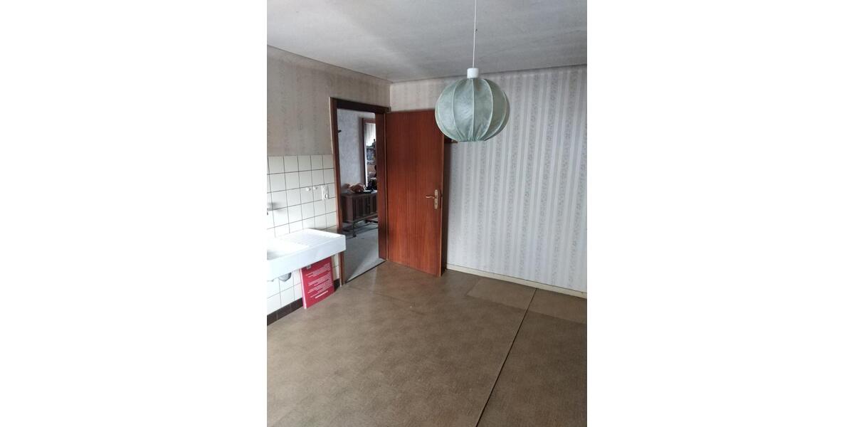 Einfamilienhaus Weiskirchen - 7 Zimmer, 145 m&sup2;, 145.000&euro; | Angebot:23578378