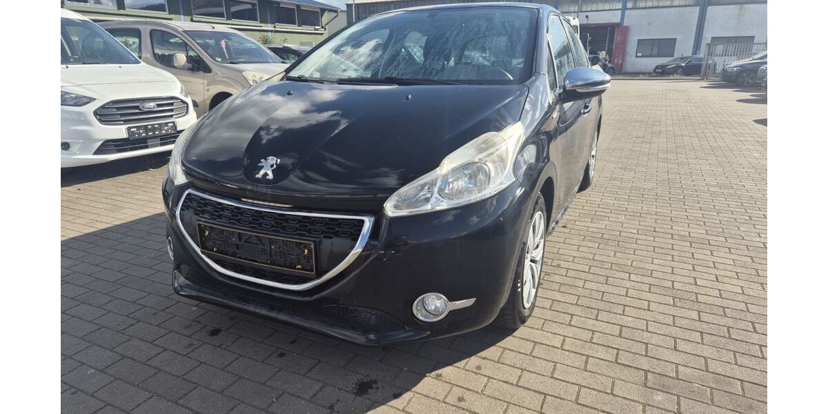 Peugeot 208 106.787 km 2.700 &euro; Trier 54294