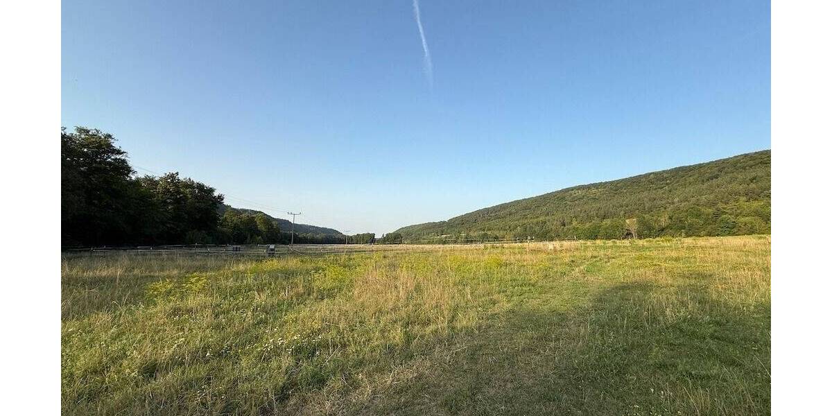Riesen Bauplatz für zwei Häuser zimmer