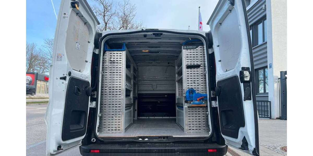 Opel Vivaro 72.230 km 16.499 &euro; München 81825