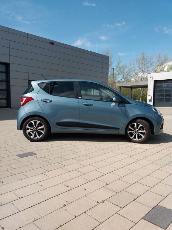 i10