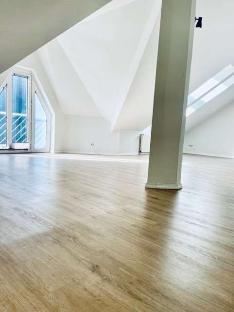 Wohnung zum Mieten in Oberhausen 530 € 77.5 m²