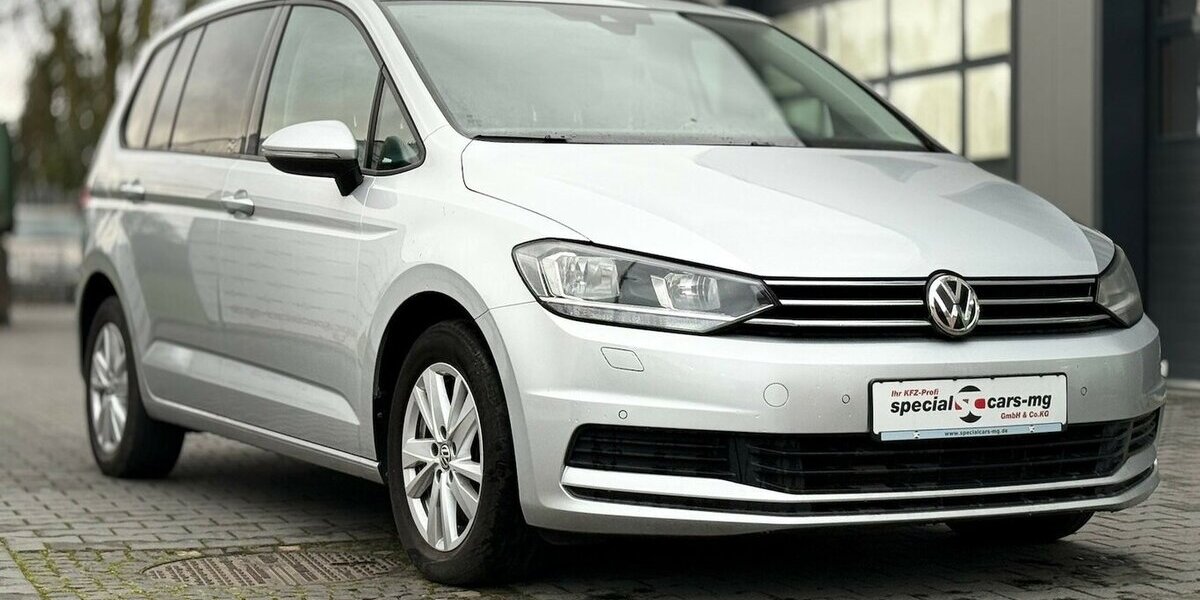 VW Touran 1.Hd / Automatik / AHK / 7 Sitze / Navi 110.000 km 23.490 &euro; Mönchengladbach 41066