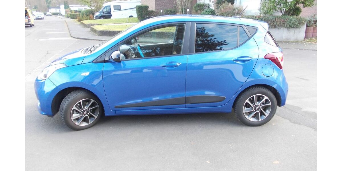 Hyundai i10 29.700 km 11.950 &euro; Köln 51147