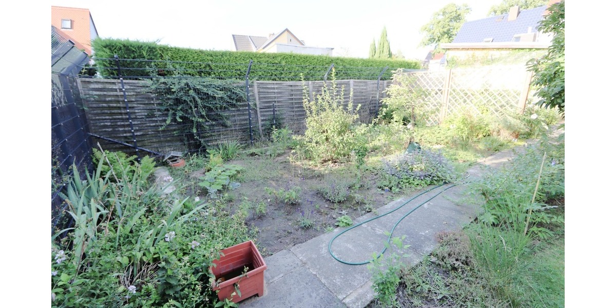 Zweifamilienhaus mit 2 getrennten Wohneinheiten - Garten - Nebengelass 7 zimmer