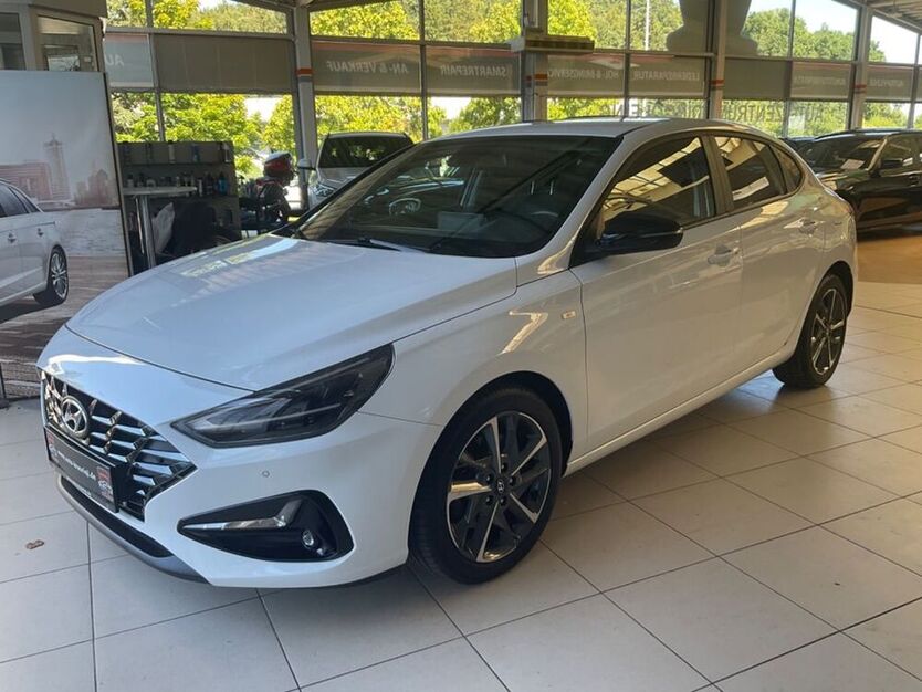 i30