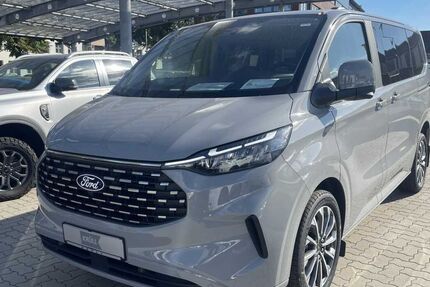 Ford Tourneo Custom 1.001 km 55.910 € Hamburg 22761