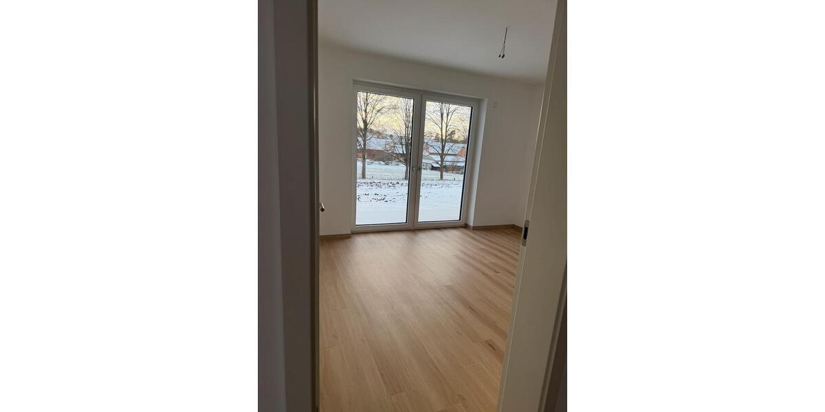 Erdgeschoßwohnung Nüsttal - 4 Zimmer, 102 m&sup2;, 1.100&euro; | Angebot:24371095