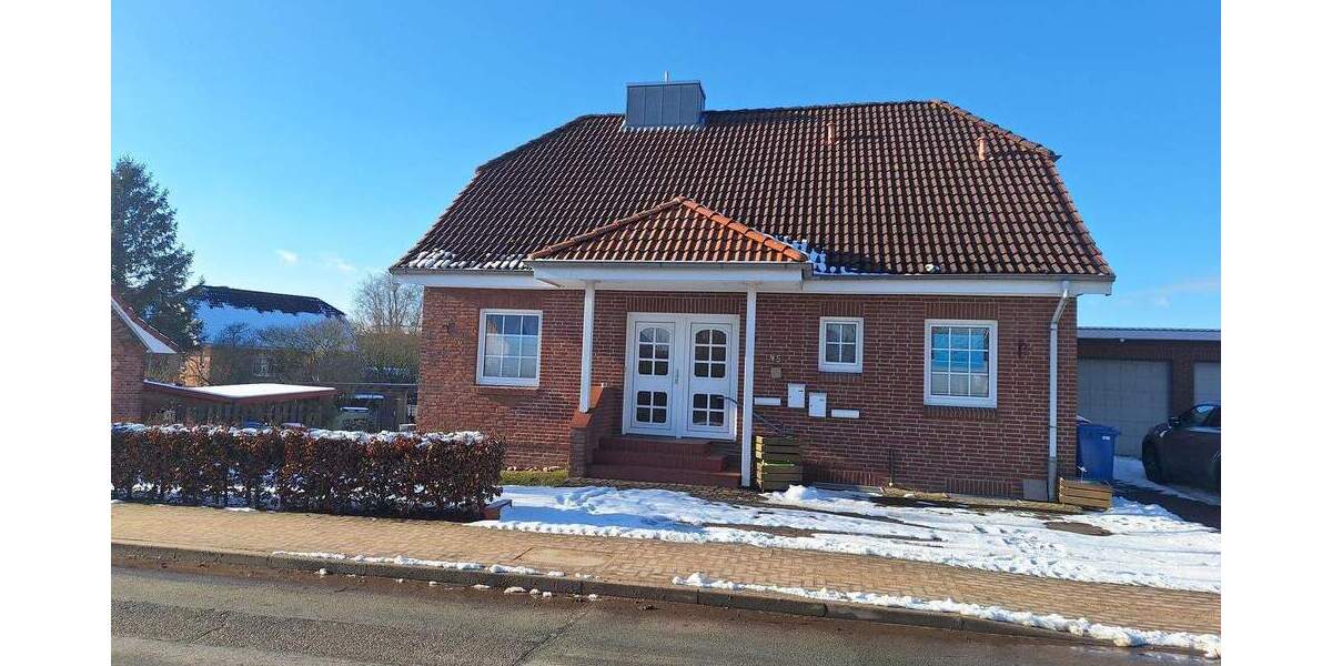 Mehrfamilienhaus, Wohnhaus Wakendorf I - 4 Zimmer, 130 m&sup2;, 1.100&euro; | Angebot:25288920