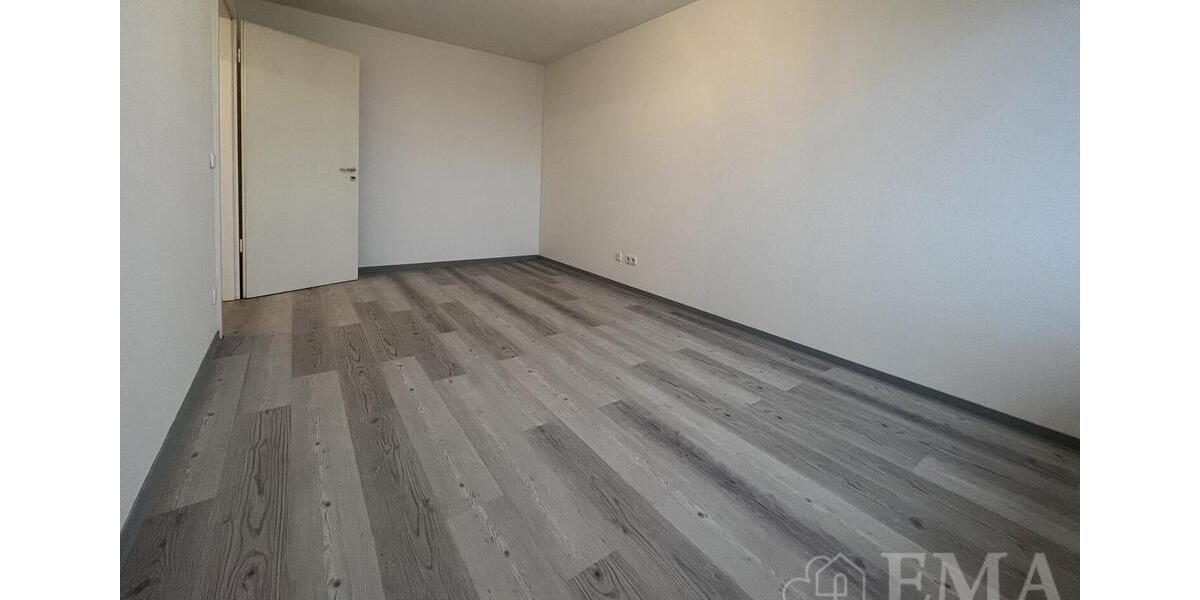 Dachgeschoßwohnung Falkensee - 2 Zimmer, 66 m&sup2;, 920&euro; | Angebot:25417234