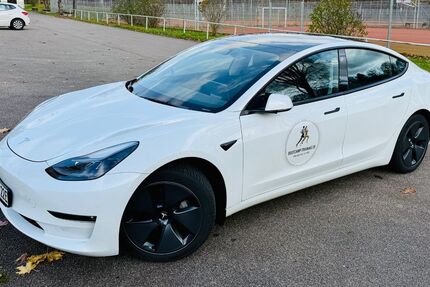 Tesla Model 3 60.000 km 32.500 &euro; Esslingen 73728