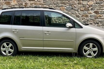 VW Touran 220.000 km 3.850 &euro; Legau 87764