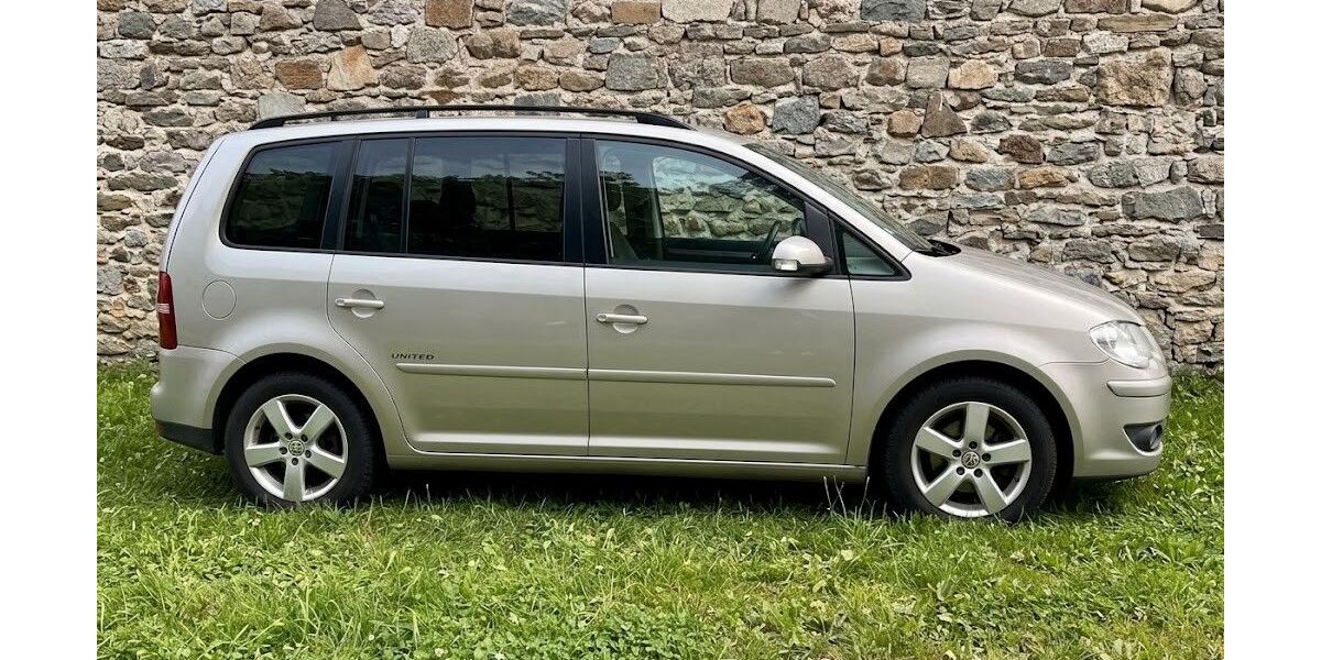 VW Touran 220.000 km 3.850 &euro; Legau 87764