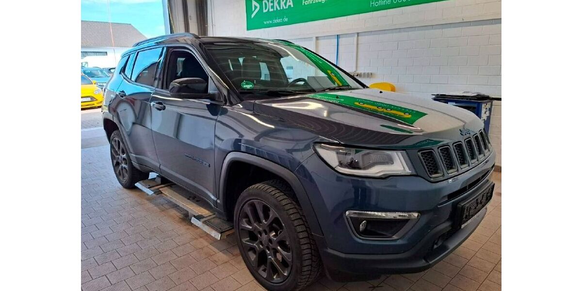 Jeep Compass 48.880 km 22.970 &euro; Zerbst / Anhalt 39261