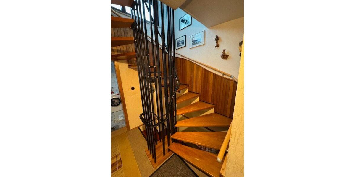 Einfamilienhaus Varel - 7 Zimmer, 140 m&sup2;, 280.000&euro; | Angebot:26234428