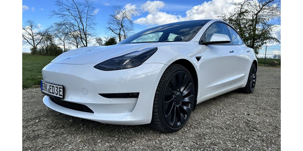 Tesla Model 3 84.300 km 28.600 &euro; Erkelenz 41812