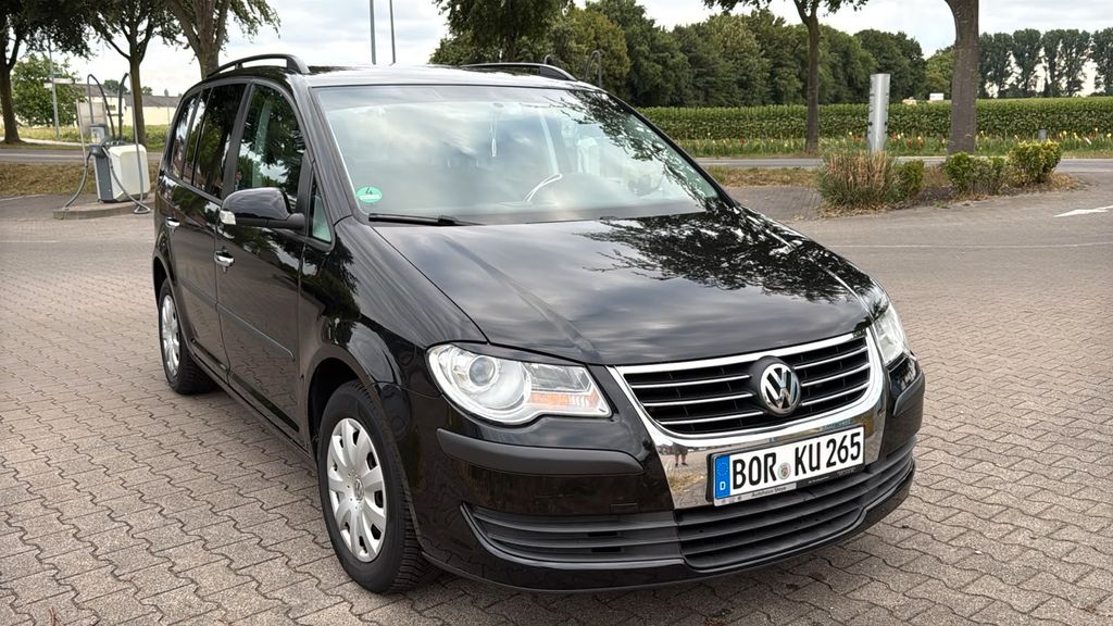 VW Touran 137.098 km 5.800 &euro; Isselburg 46419