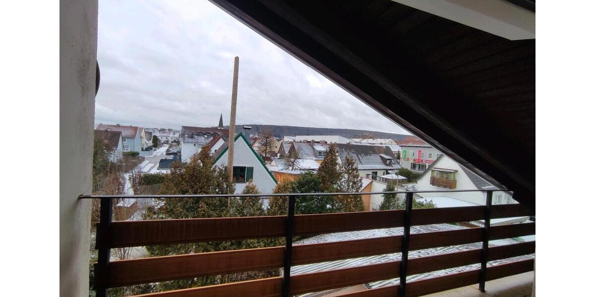 neu renovierte DG-Wohnung in KelheimBauersiedlung 700 Euro warm 2 zimmer