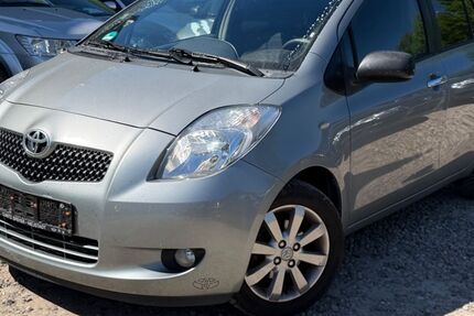Toyota Yaris 178.000 km 3.950 &euro; Berlin 10245