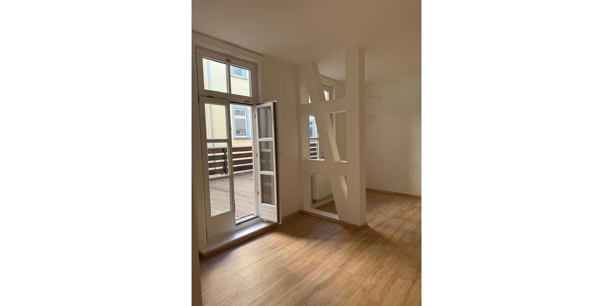 Etagenwohnung Erfurt - 5 Zimmer, 140 m&sup2;, 1.800&euro; | Angebot:24717600