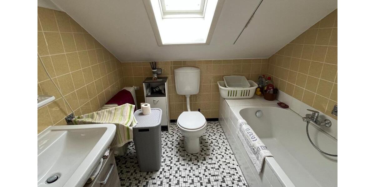 Dachgeschoßwohnung Lappersdorf - 2 Zimmer, 38 m&sup2;, 520&euro; | Angebot:25174902