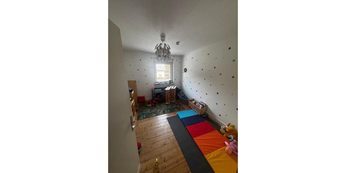 Doppelhaushälfte mit eigenem Garten ab 15.04.2026 zu vermieten 4.5 zimmer