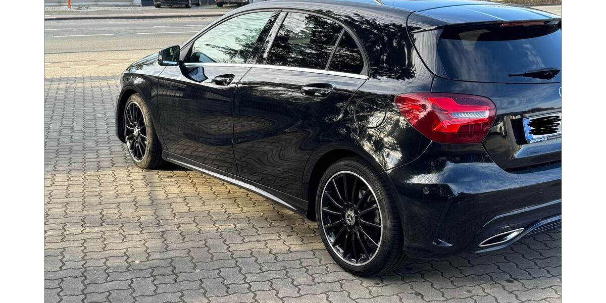 Mercedes-Benz A 180 128.473 km 12.499 &euro; Himmelpforten 21709
