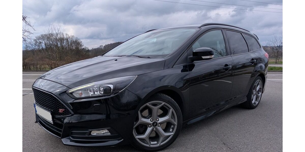 Ford Focus 130.948 km 11.800 &euro; Weingarten 88250