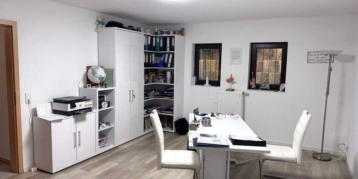 Elegantes 7 Zimmer Reihenendhaus in Rheinbach 170 qm WFL und 398 Grd. 7 zimmer