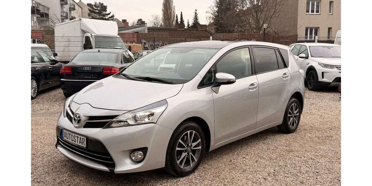Toyota Verso 157.000 km 10.999 &euro; Berlin 12347
