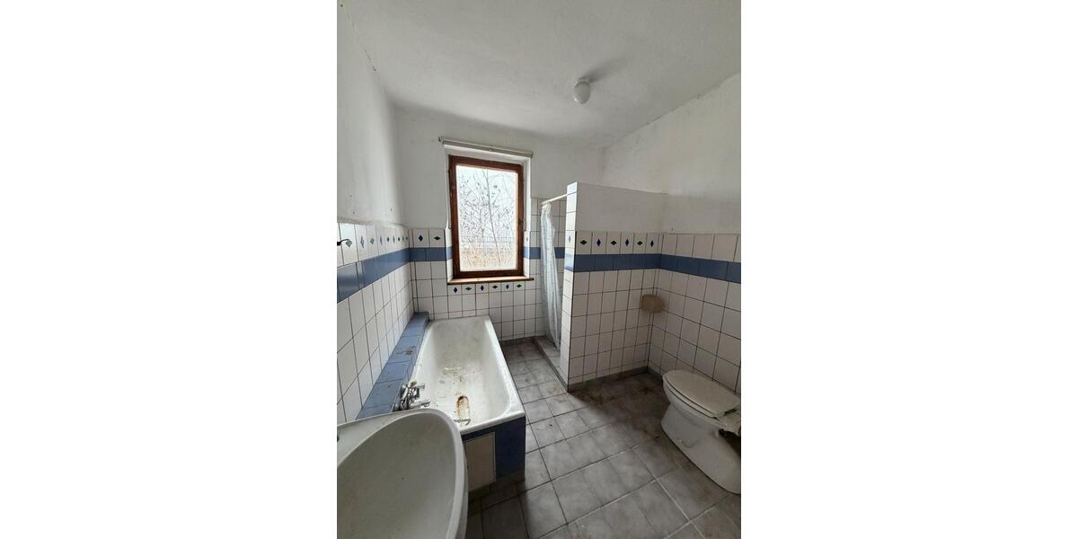 Einfamilienhaus Rositz - 8 Zimmer, 140 m&sup2;, 500&euro; | Angebot:24812820