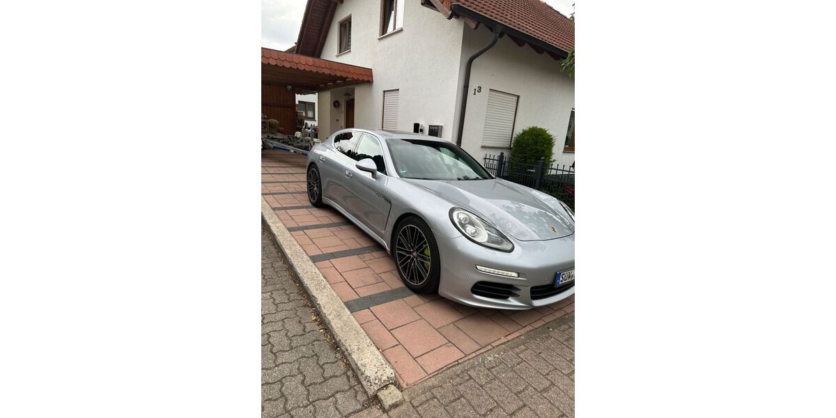 Porsche Panamera 133.000 km 28.600 &euro; Venningen 67482