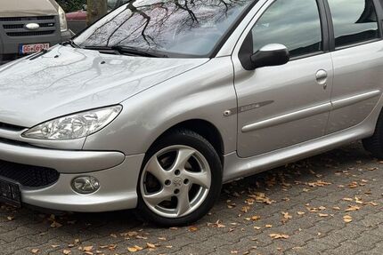 Peugeot 206 150.000 km 2.798 € Rüsselsheim 65428